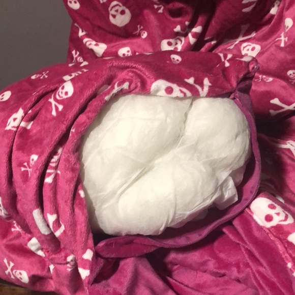 Thro sleeping bag skulls crossbones & Pillow - Picture 4 of 10